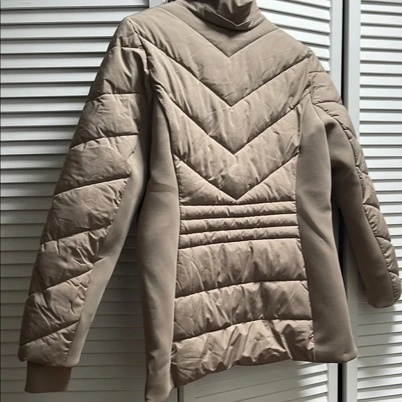 MICHAEL Michael Kors Tan Quilted Ski & Snow Jacket NWOT - Picture 8 of 11